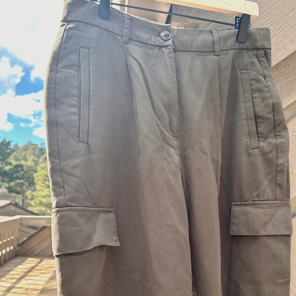 EUC Old Navy Extra High Waisted Taylor Pleated Cargo Pants - Picture 5 of 11